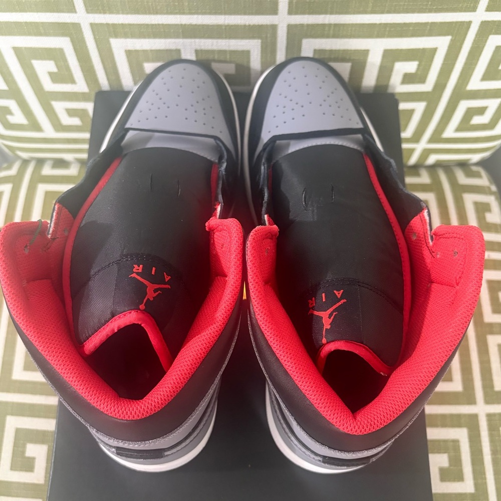 NEW IN BOX! Nike Air Jordan 1 Mid Retro Shoes Black/Cement Gray/ Red Size 12 - Picture 9 of 14